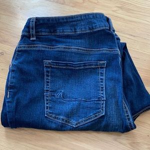 Maurices 18W Short High-Rise Curvy Jeans